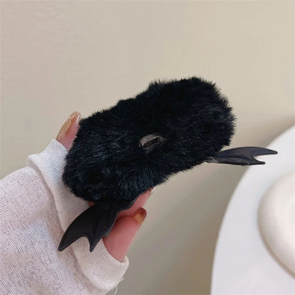 For Apple AirPods with Charging Case (2016) / (2019) / AirPods with Wireless Charging Case (2019) Case Fluffy Little Demon Cover